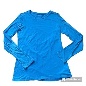 Eddie Bauer woman’s blue long sleeve cotton t shirt